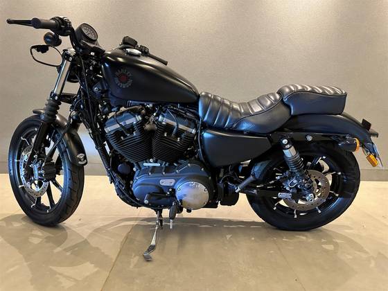 HARLEY-DAVIDSON SPORTSTER IRON 883 